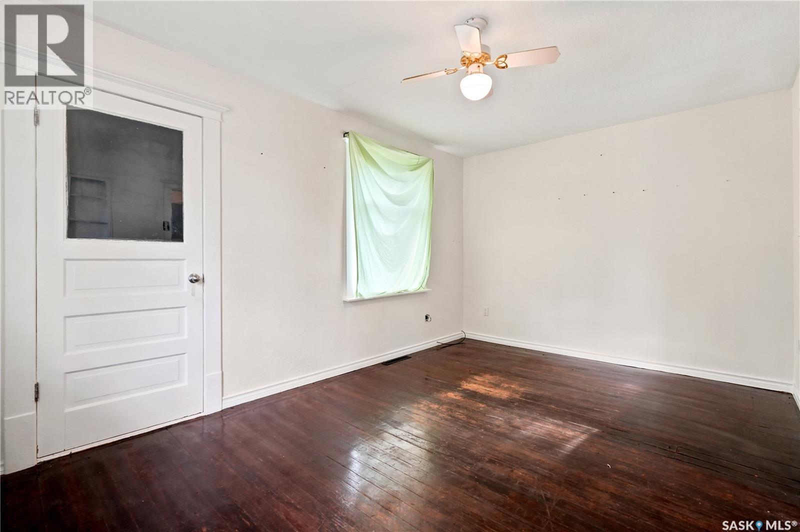 140 1St Avenue, Chaplin, SK