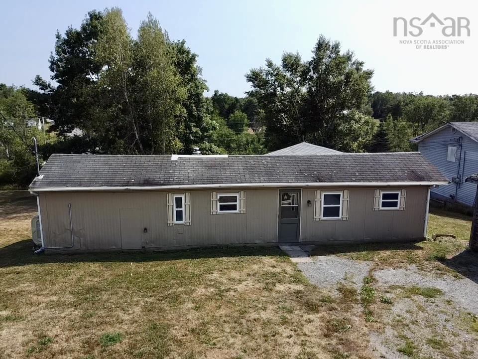 22 Old Halifax Road W, Three Mile Plains, NS