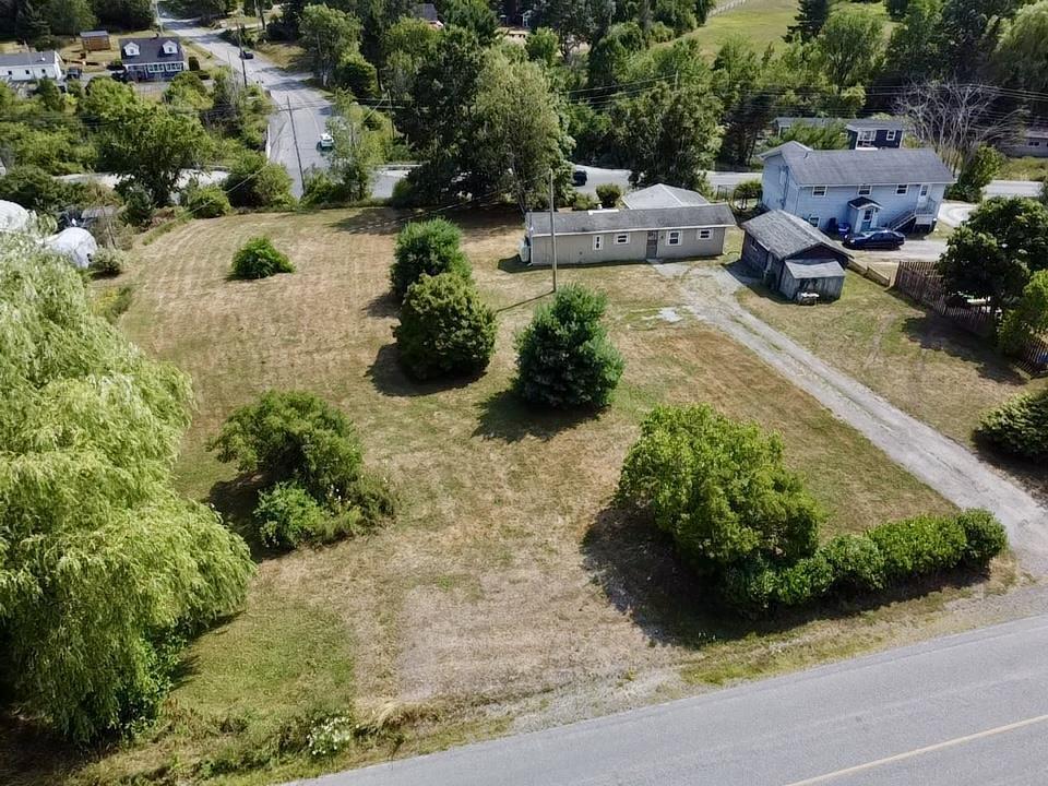 22 Old Halifax Road W, Three Mile Plains, NS