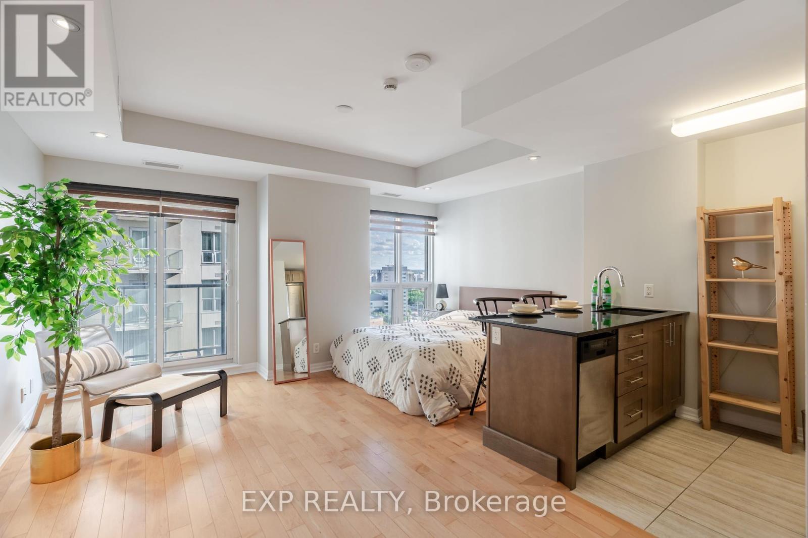 2308 - 242 Rideau Street, Ottawa, ON - Indoor