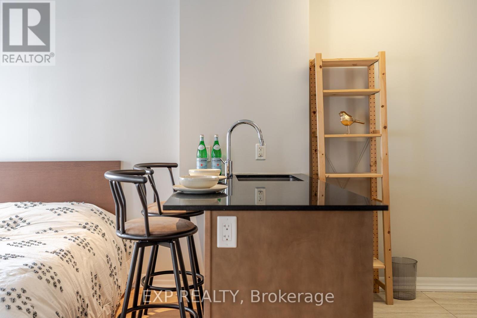 2308 - 242 Rideau Street, Ottawa, ON - Indoor