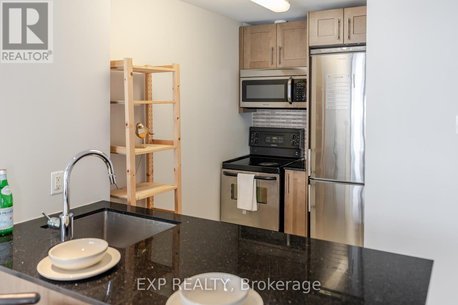 2308 - 242 Rideau Street, Ottawa, ON - Indoor Photo Showing Kitchen