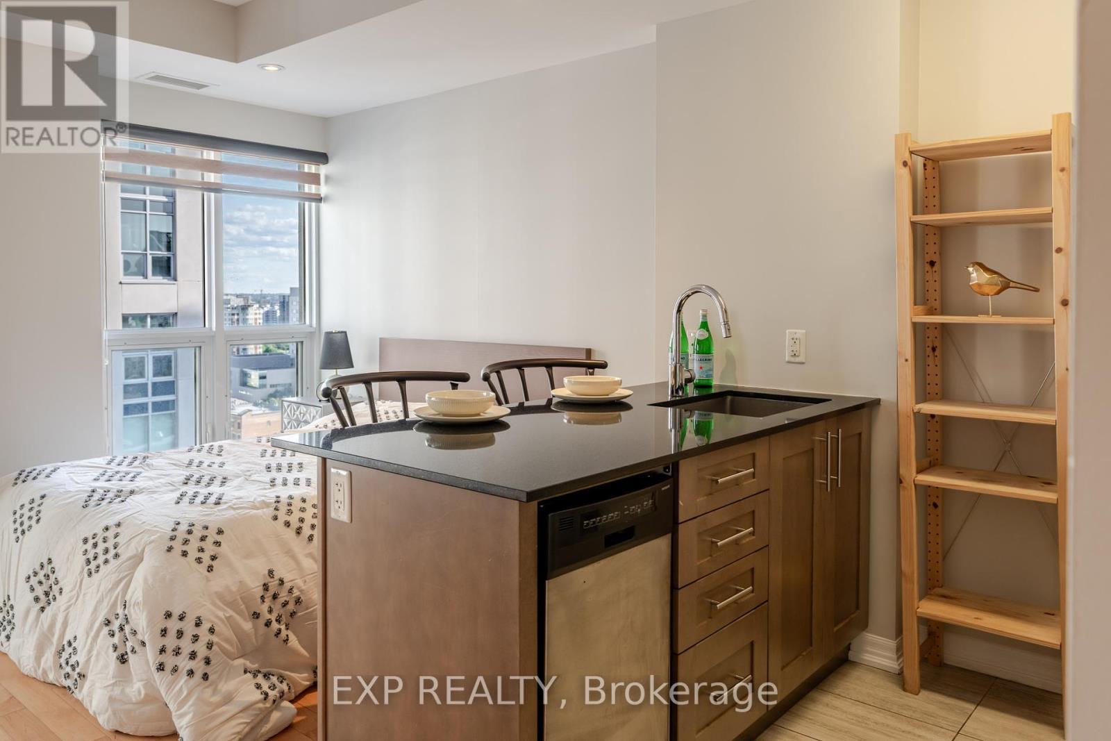 2308 - 242 Rideau Street, Ottawa, ON - Indoor