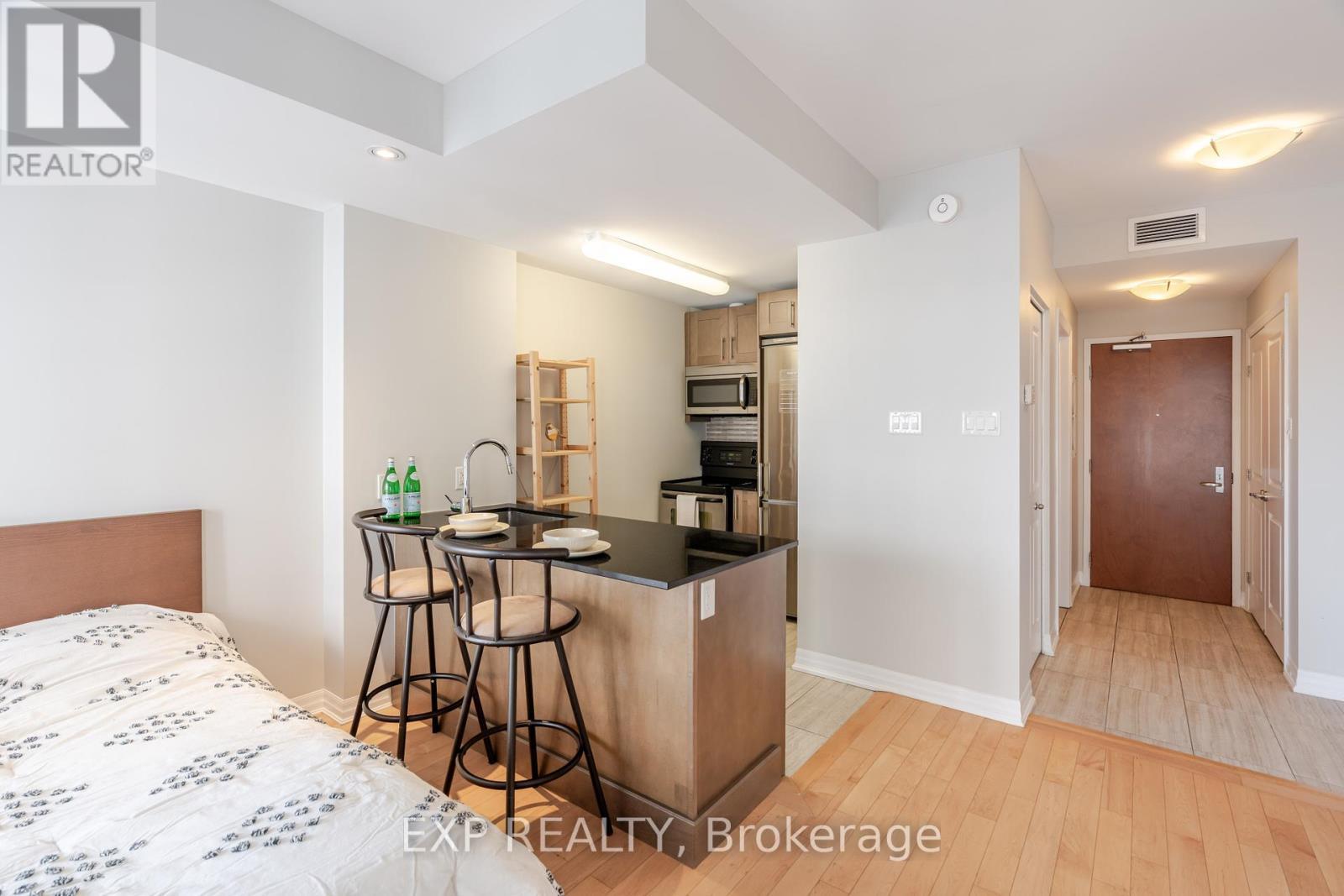 2308 - 242 Rideau Street, Ottawa, ON - Indoor