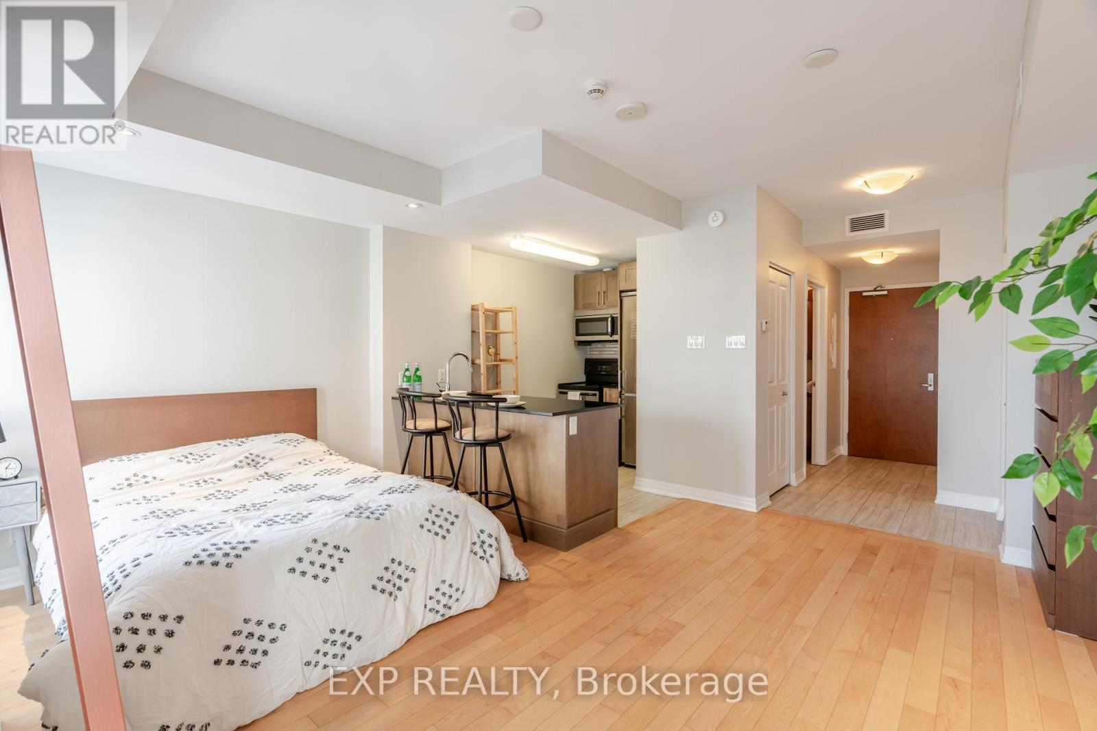 2308 - 242 Rideau Street, Ottawa, ON - Indoor Photo Showing Bedroom