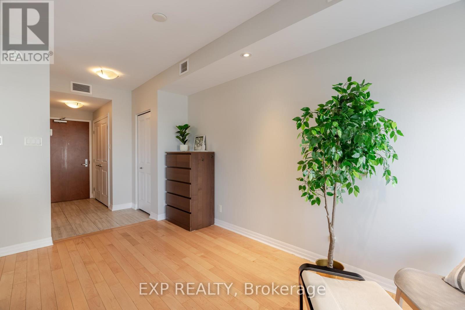 2308 - 242 Rideau Street, Ottawa, ON - Indoor Photo Showing Other Room