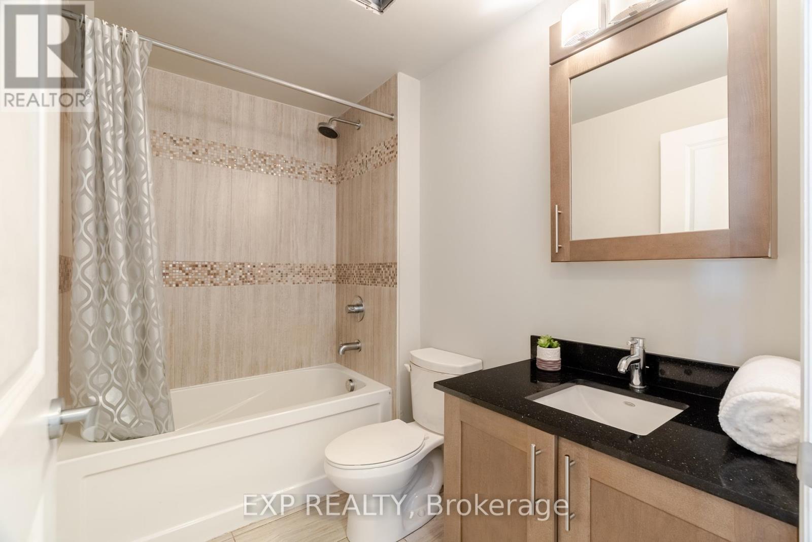 2308 - 242 Rideau Street, Ottawa, ON - Indoor Photo Showing Bathroom