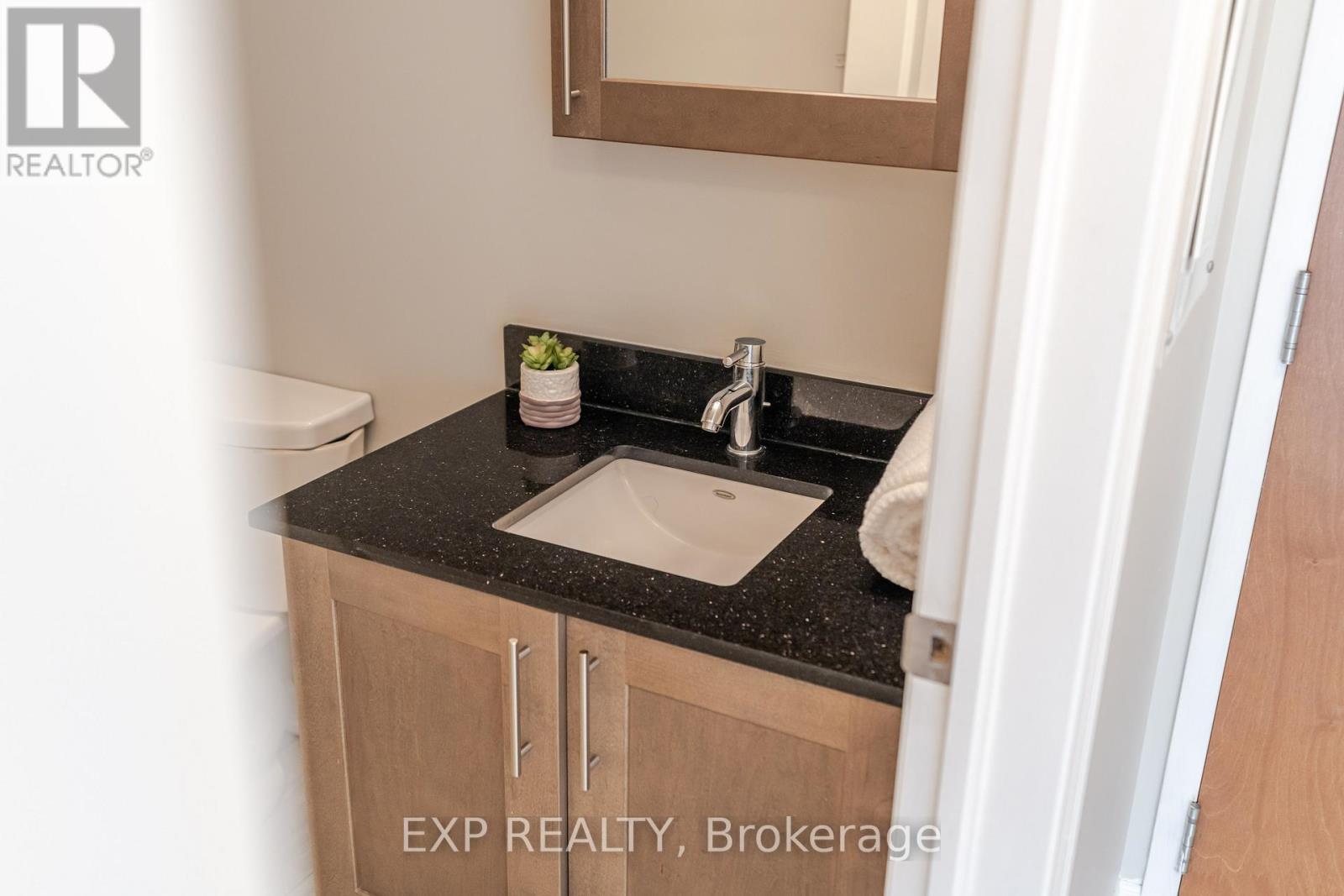 2308 - 242 Rideau Street, Ottawa, ON - Indoor Photo Showing Bathroom