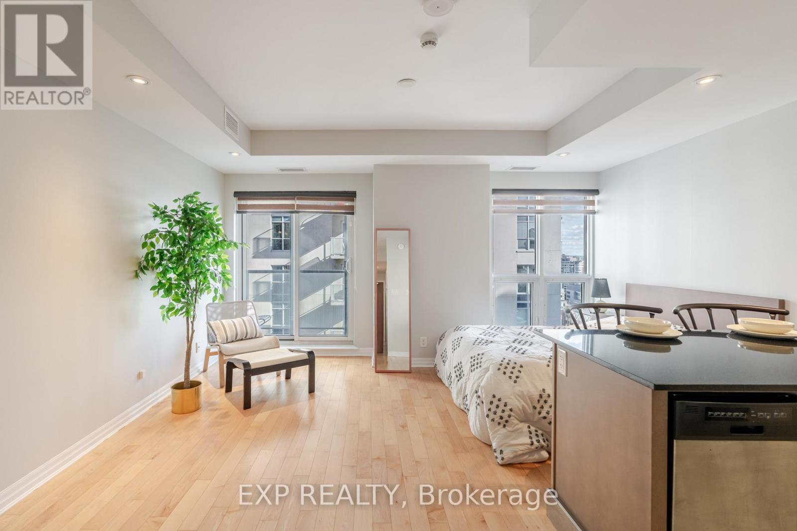 2308 - 242 Rideau Street, Ottawa, ON - Indoor Photo Showing Other Room