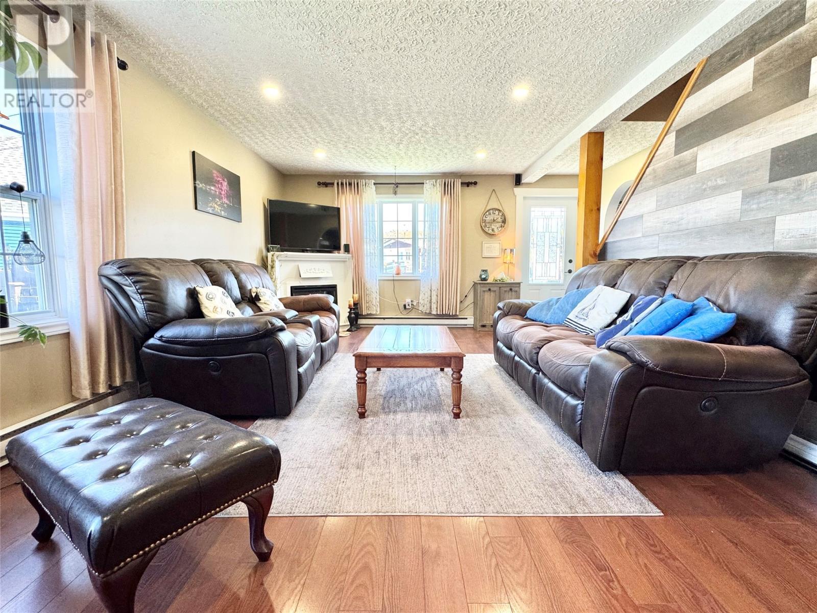 40 Main Street, Twillingate, NL - Indoor Photo Showing Living Room