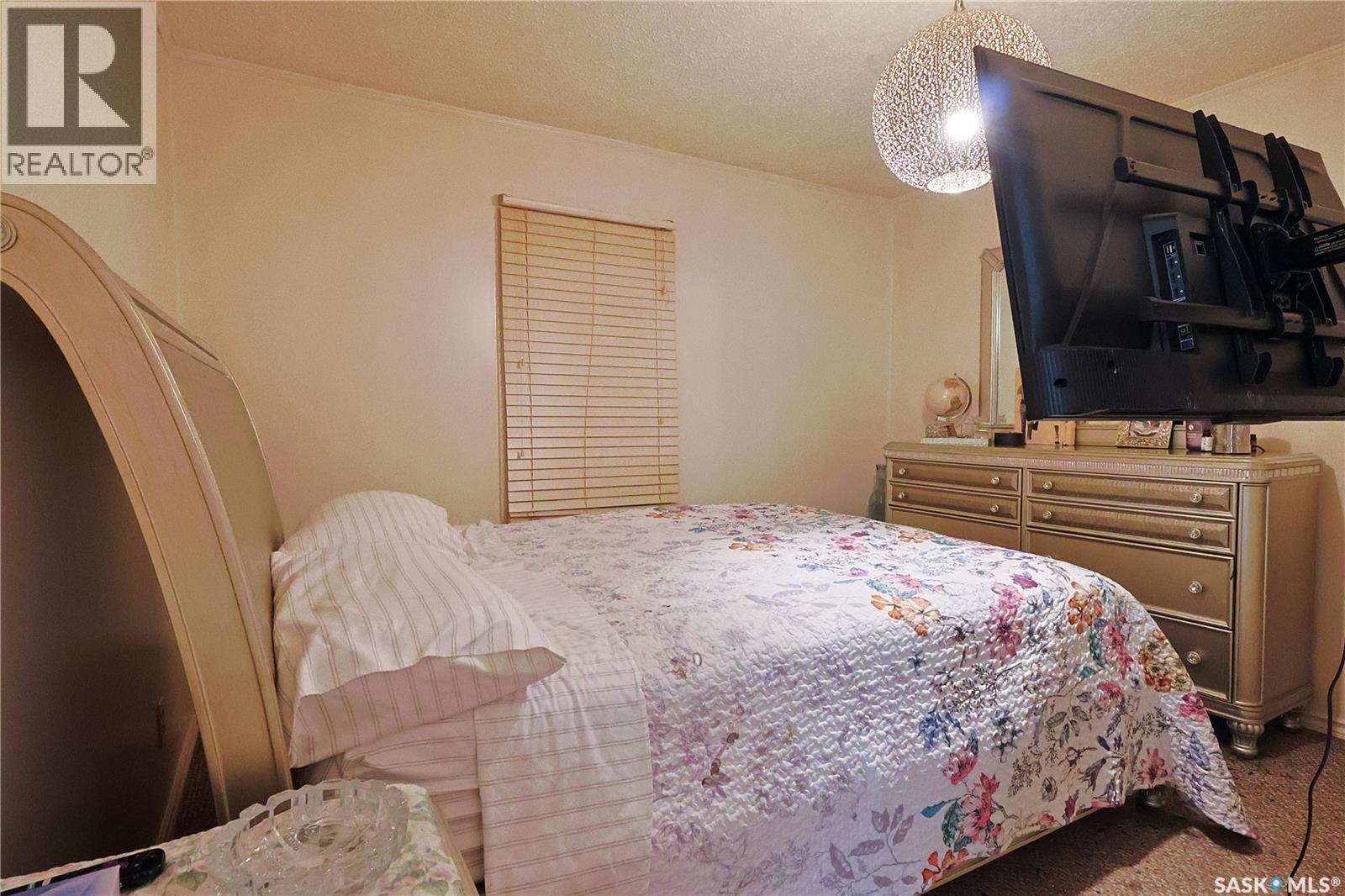 215 Redwing Road, Buckland Rm No. 491, SK - Indoor Photo Showing Bedroom