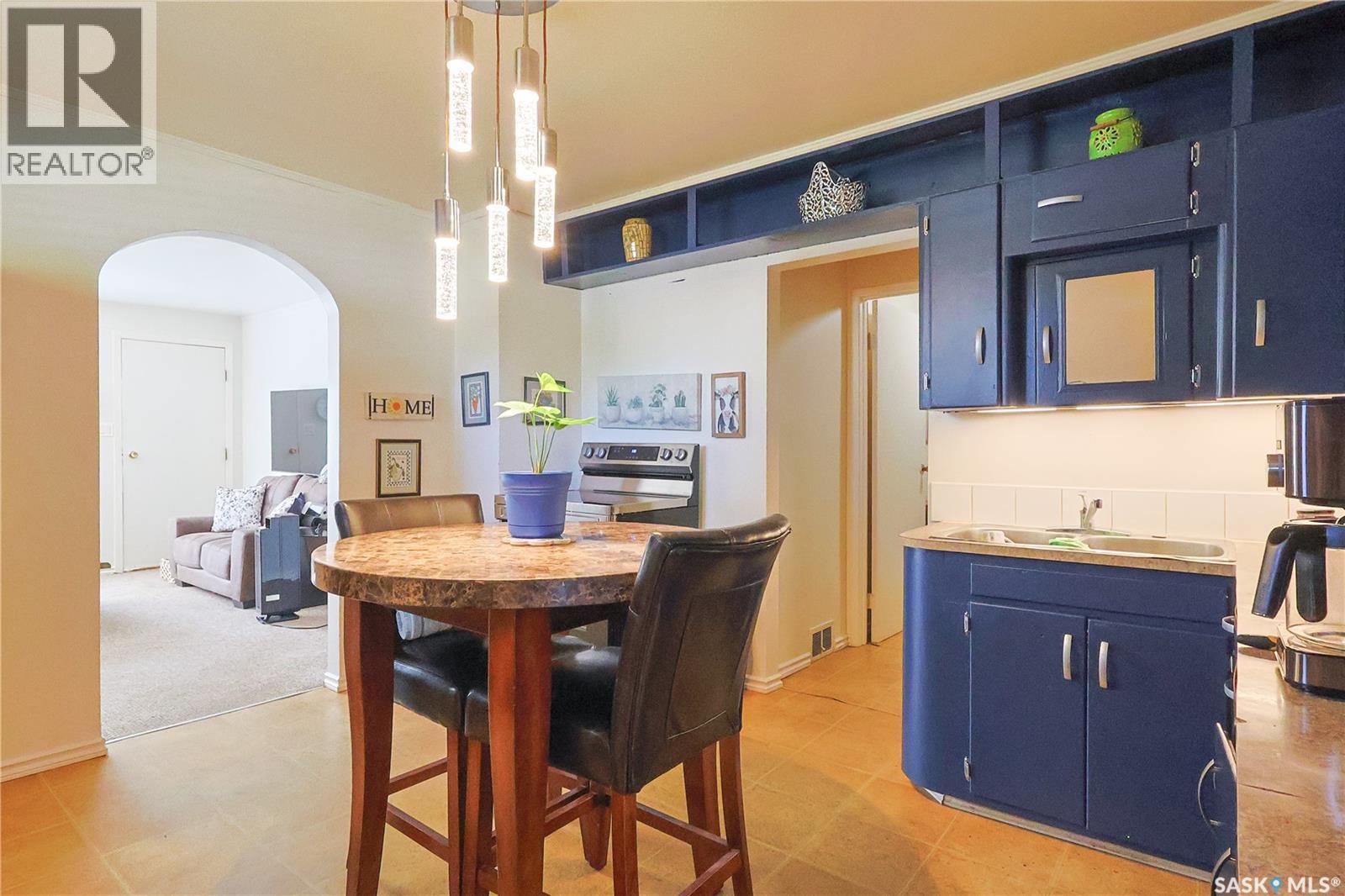 215 Redwing Road, Buckland Rm No. 491, SK - Indoor Photo Showing Dining Room