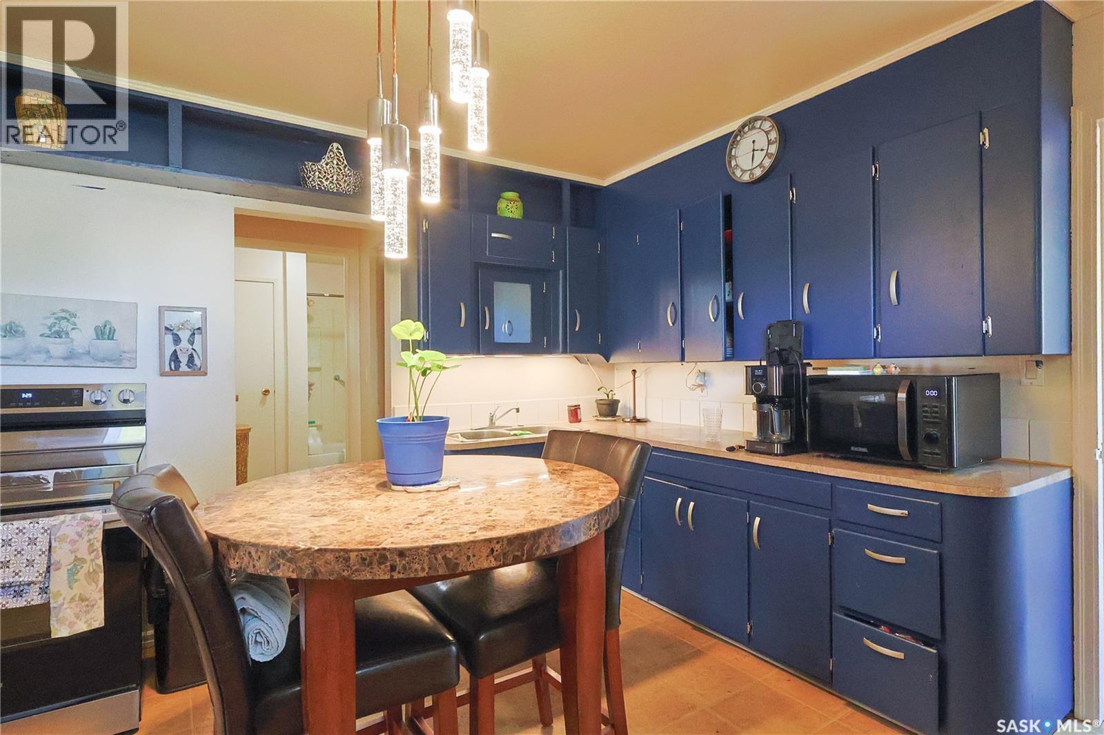 215 Redwing Road, Buckland Rm No. 491, SK - Indoor Photo Showing Kitchen