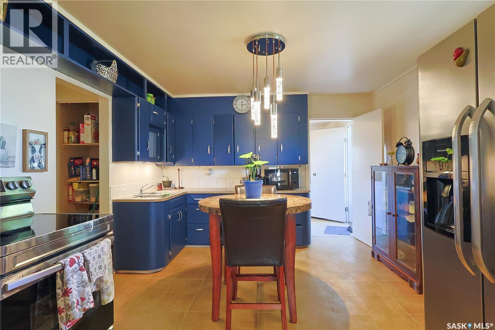 215 Redwing Road, Buckland Rm No. 491, SK - Indoor Photo Showing Kitchen