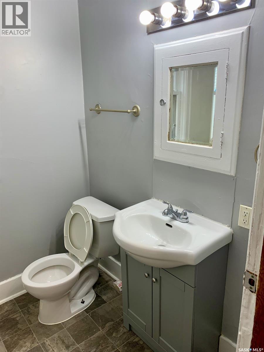 1569 Rae Street, Regina, SK - Indoor Photo Showing Bathroom