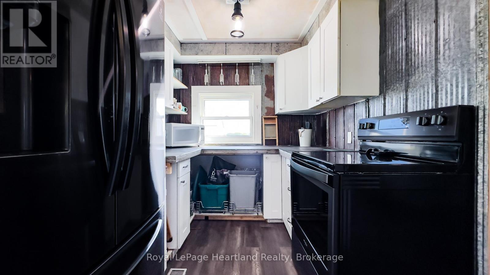 82376 Bluewater Highway, Ashfield-Colborne-Wawanosh (Colborne), ON - Indoor Photo Showing Kitchen