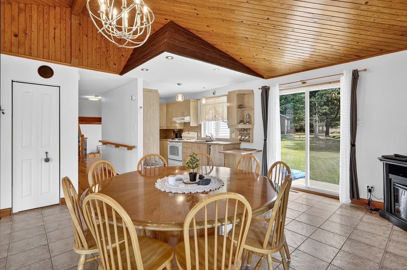 Dining room - 824 Ch. De L'Achigan E., Sainte-Sophie, QC - Indoor Photo Showing Dining Room