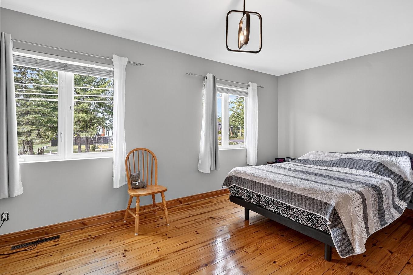 Primary bedroom - 824 Ch. De L'Achigan E., Sainte-Sophie, QC - Indoor Photo Showing Bedroom