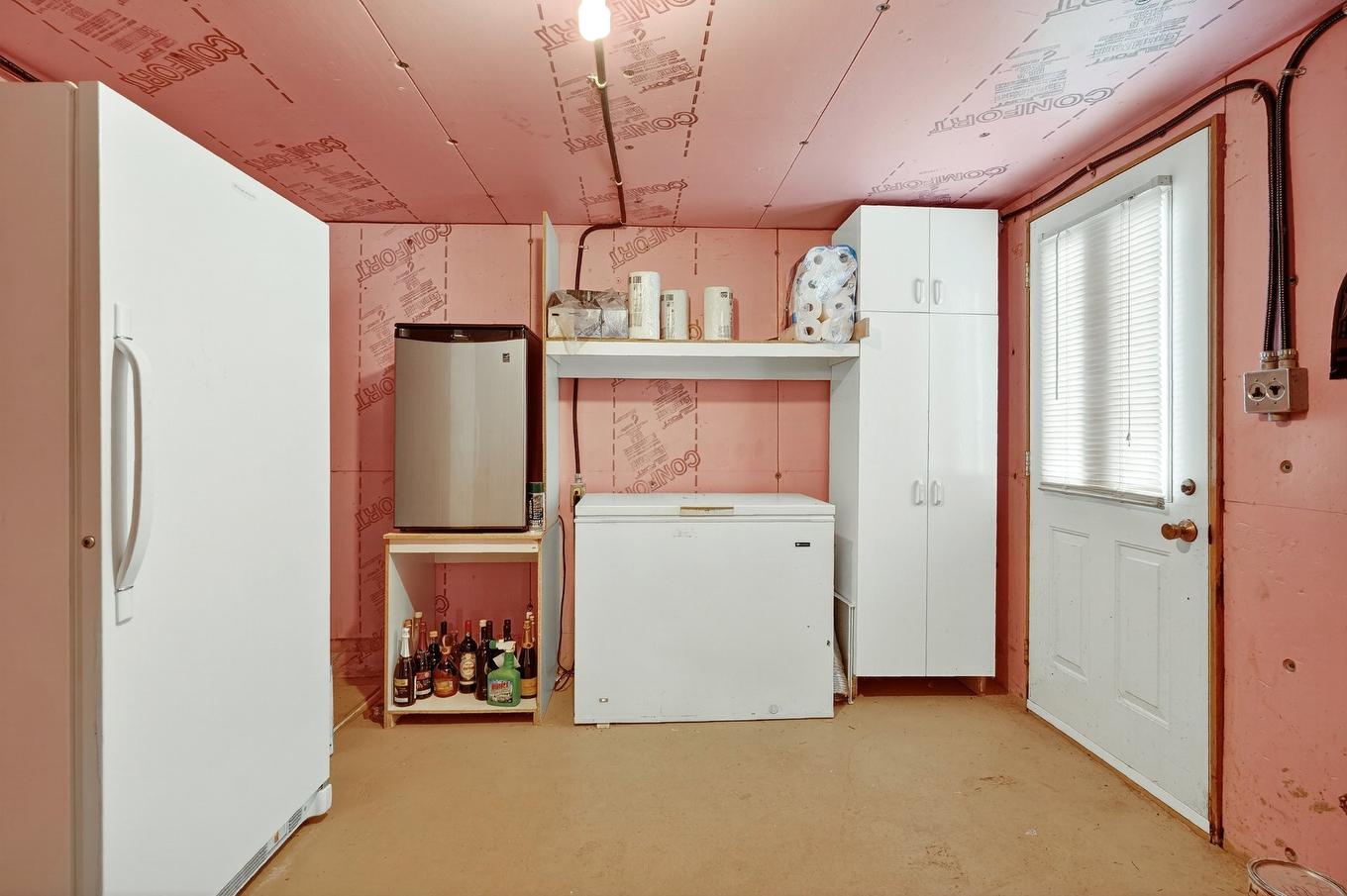 Storage - 824 Ch. De L'Achigan E., Sainte-Sophie, QC - Indoor Photo Showing Laundry Room