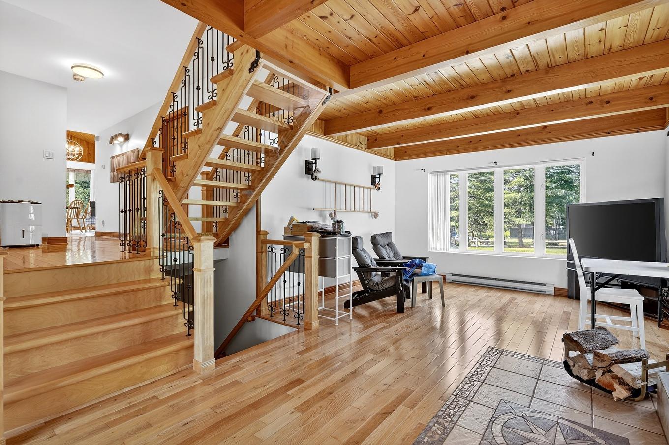 Living room - 824 Ch. De L'Achigan E., Sainte-Sophie, QC - Indoor Photo Showing Other Room