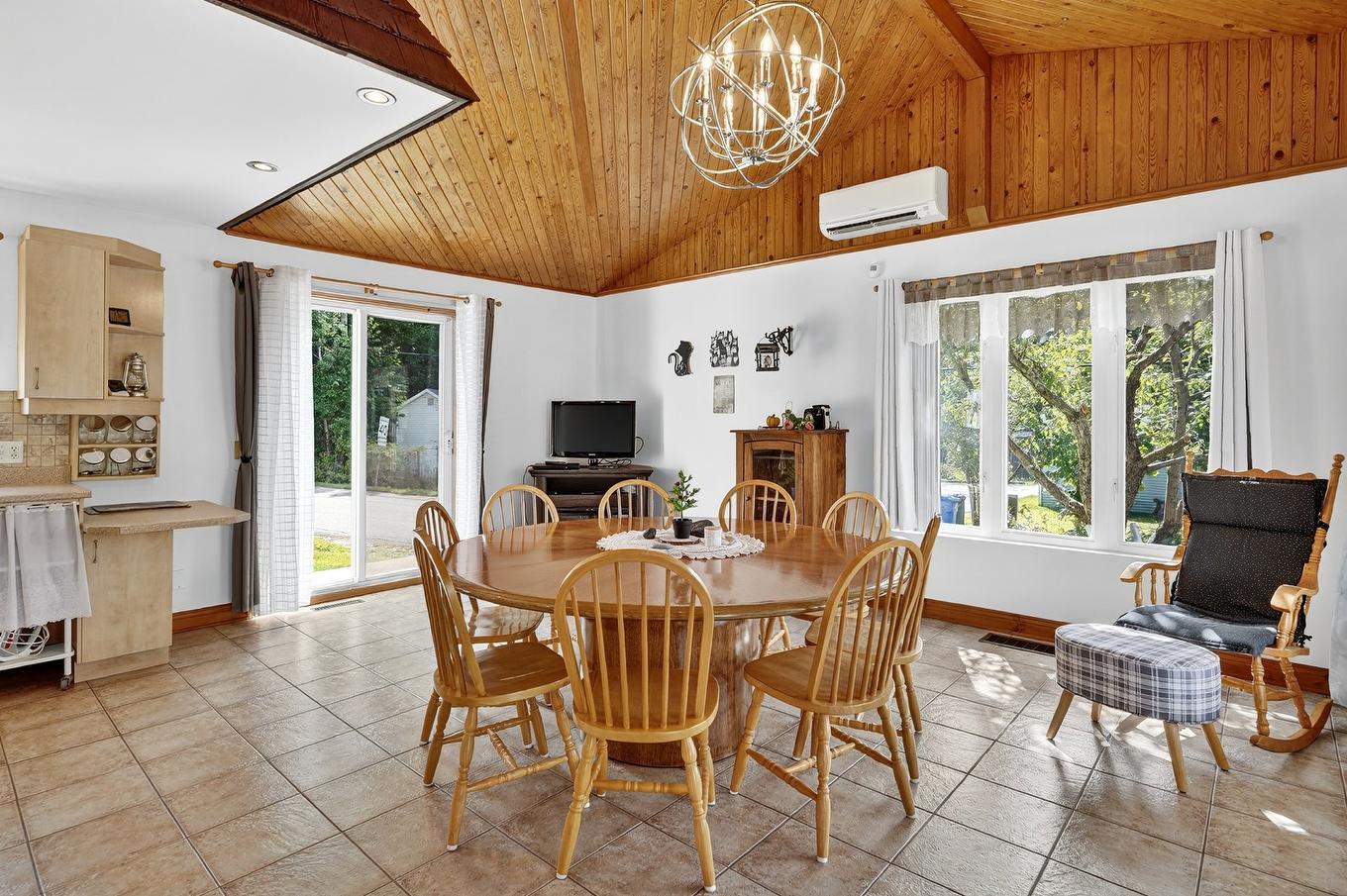 Dining room - 824 Ch. De L'Achigan E., Sainte-Sophie, QC - Indoor Photo Showing Dining Room