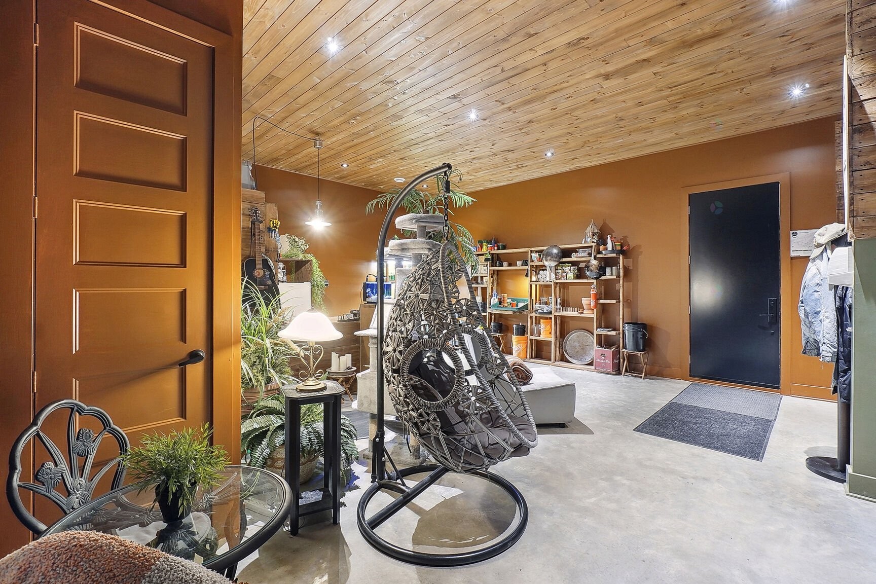 Hall d'entrée/Vestibule - 2 Route 329, Gore, QC - Indoor Photo Showing Other Room