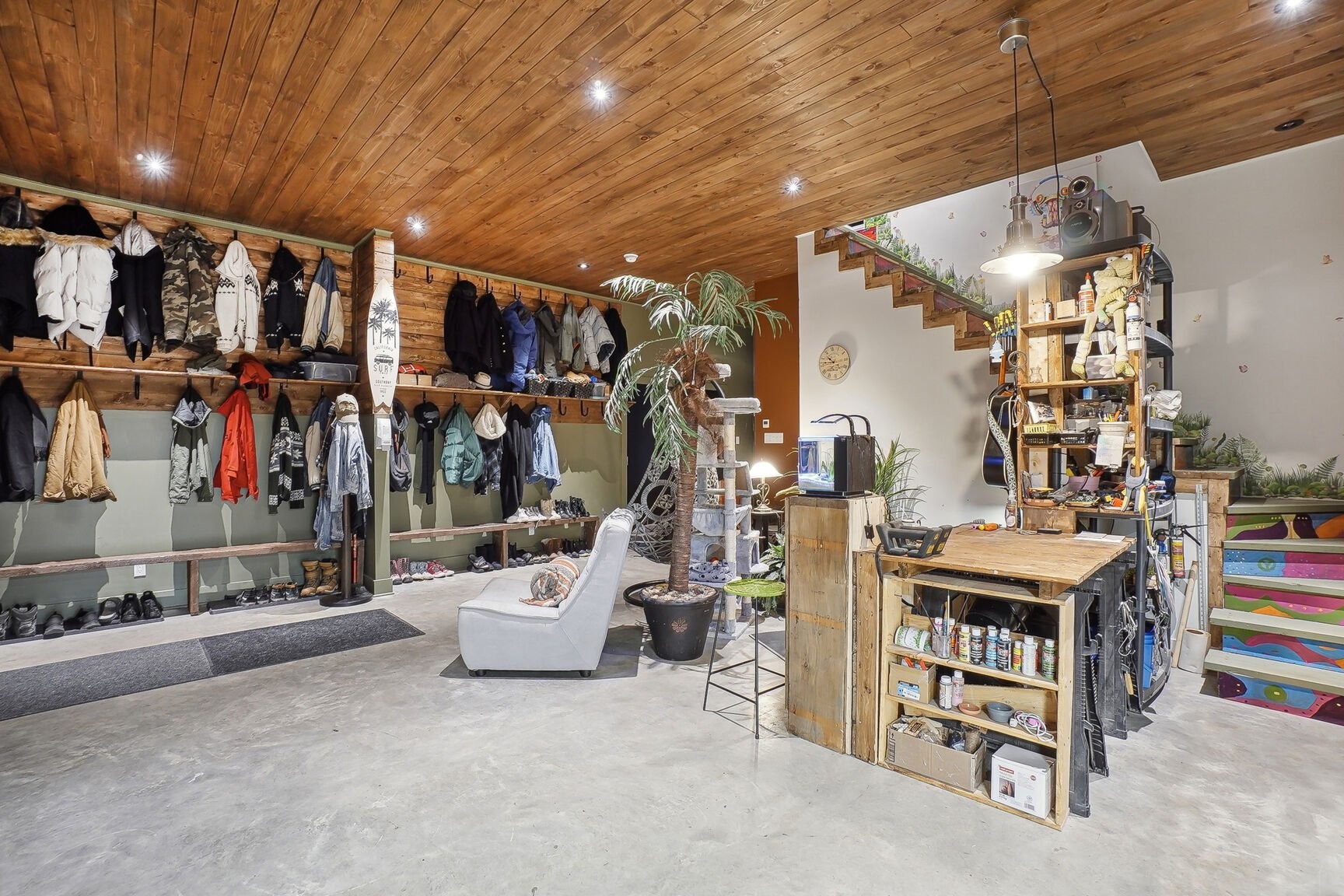 Salle familiale - 2 Route 329, Gore, QC - Indoor