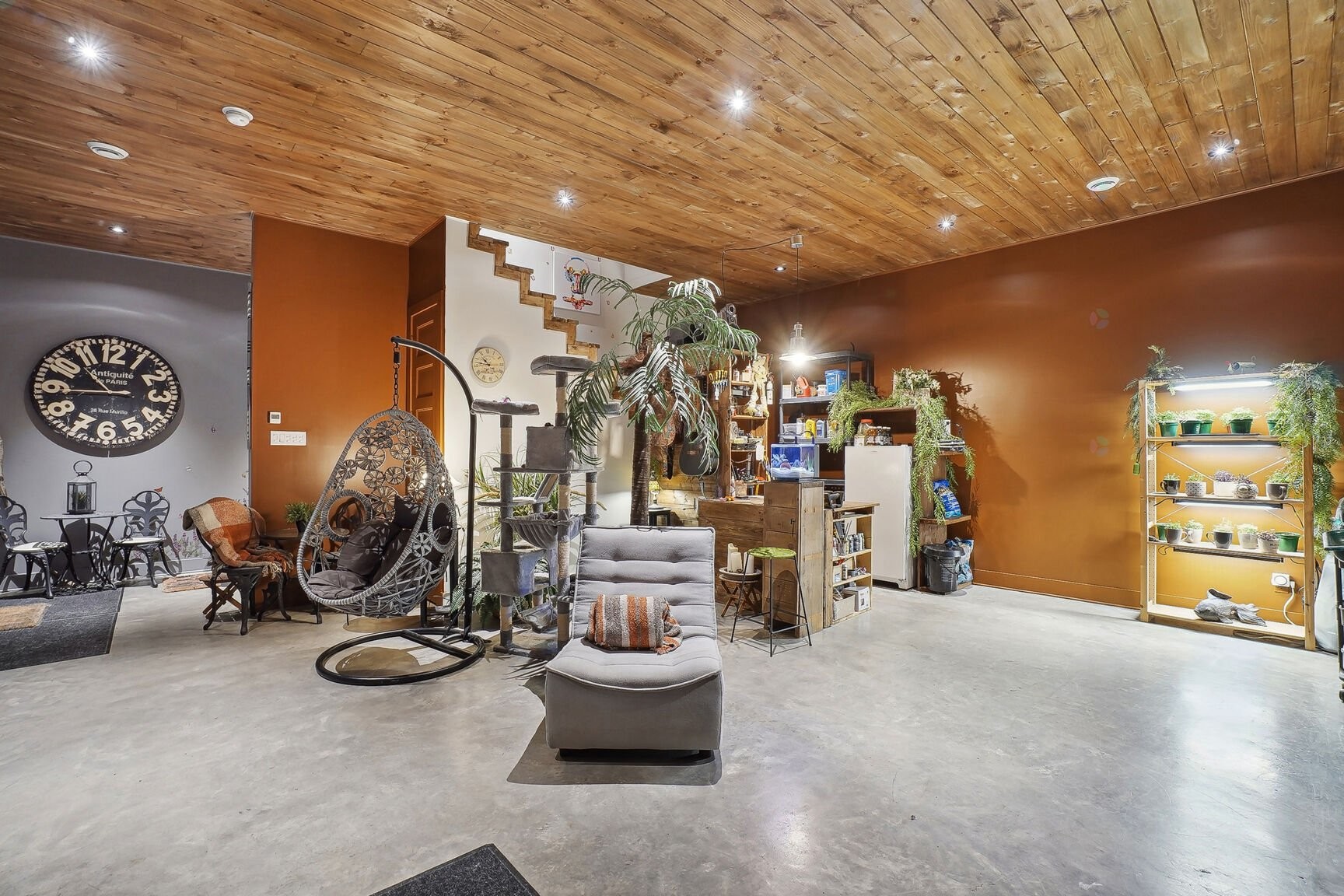 Salle familiale - 2 Route 329, Gore, QC - Indoor