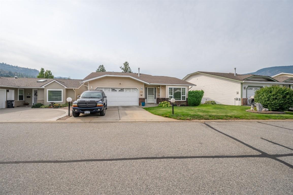 109-3400 Wilson Street, Penticton, BC - Outdoor With Facade