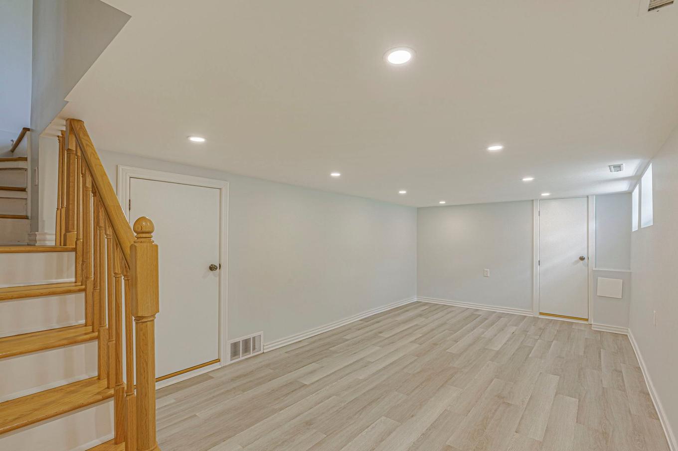 Basement - 467 Av. Greenoch, Mont-Royal, QC - Indoor Photo Showing Other Room