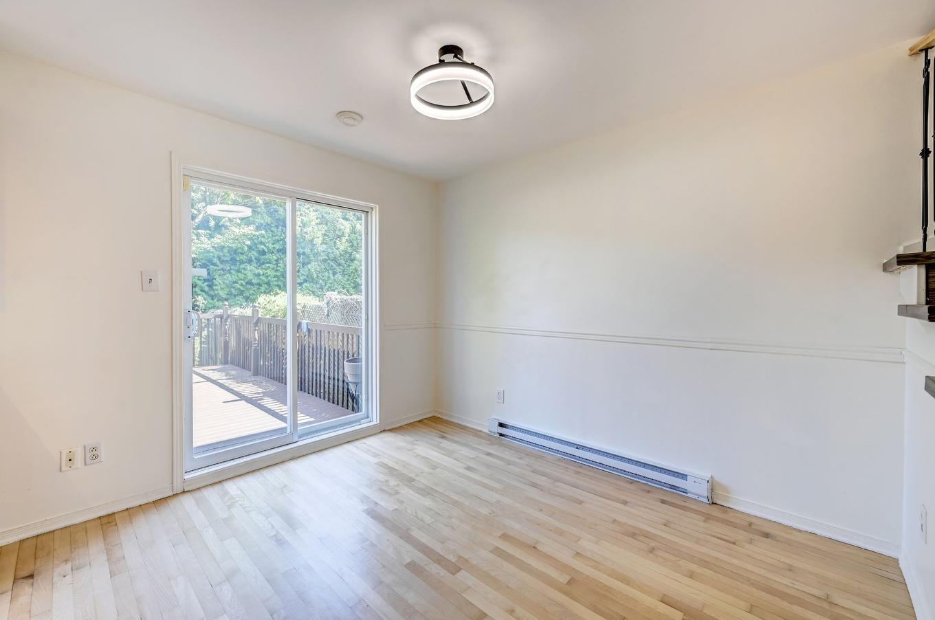 Salle à manger - 9745 Rue Riverin, Brossard, QC - Indoor Photo Showing Other Room