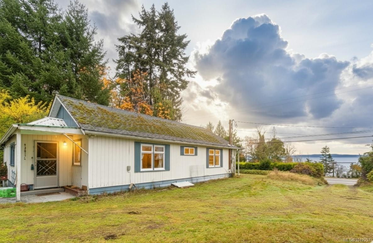 6850 Island Hwy West, Bowser, BC