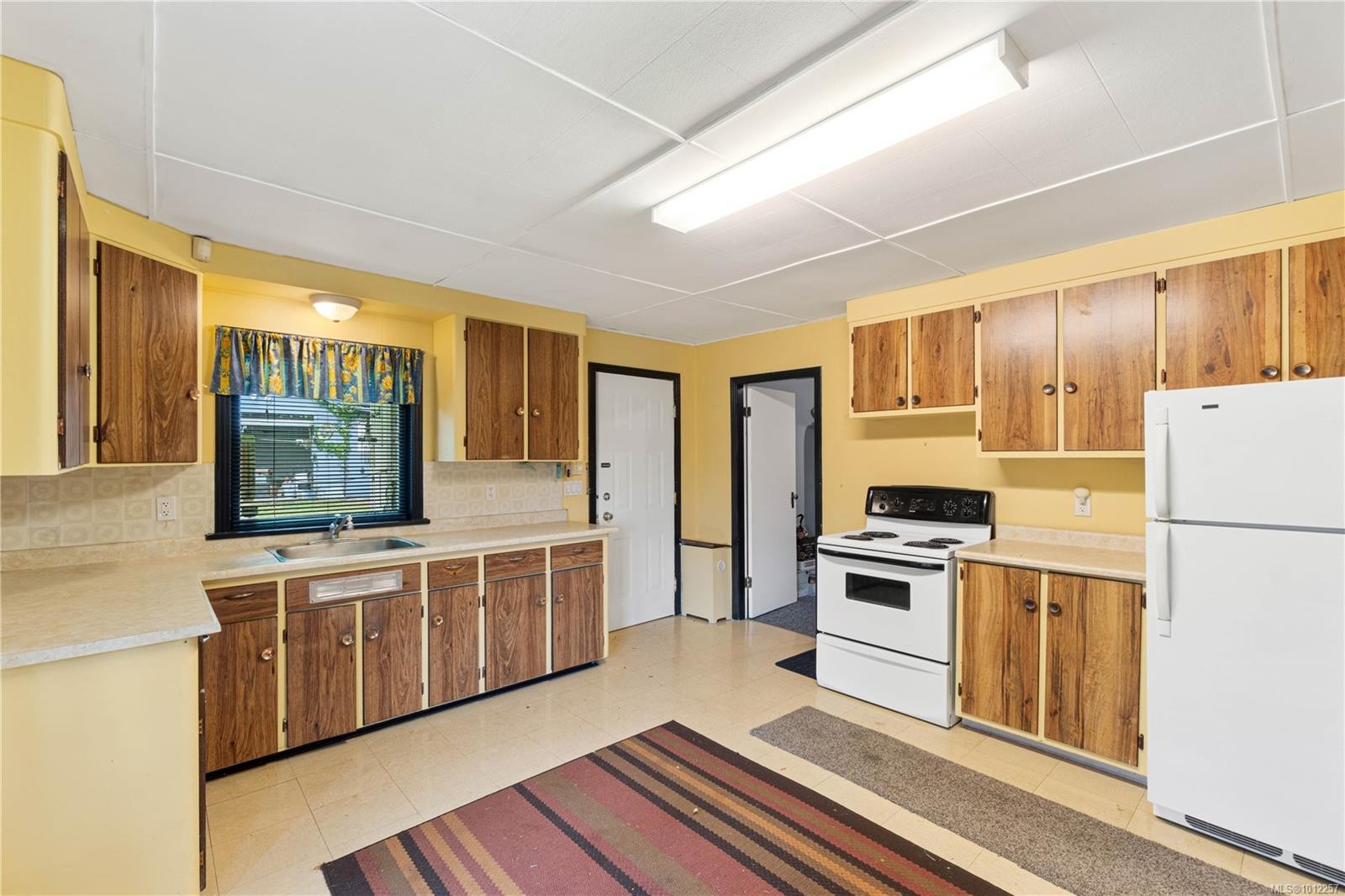 6850 Island Hwy West, Bowser, BC