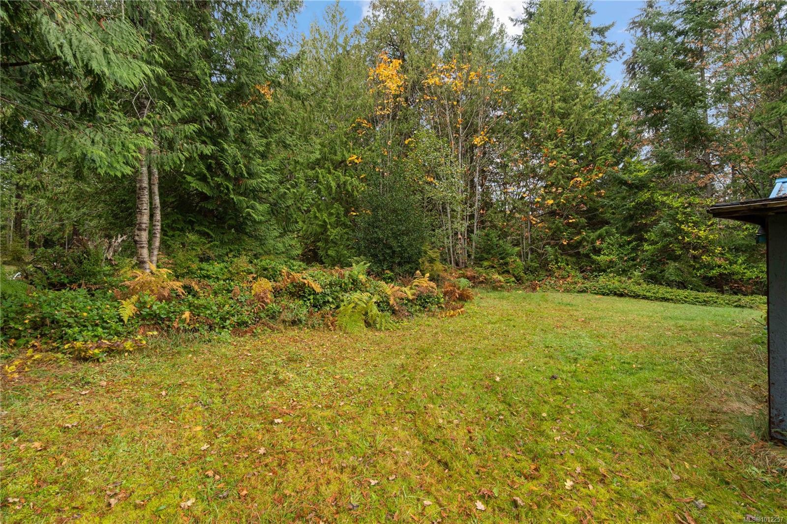 6850 Island Hwy West, Bowser, BC