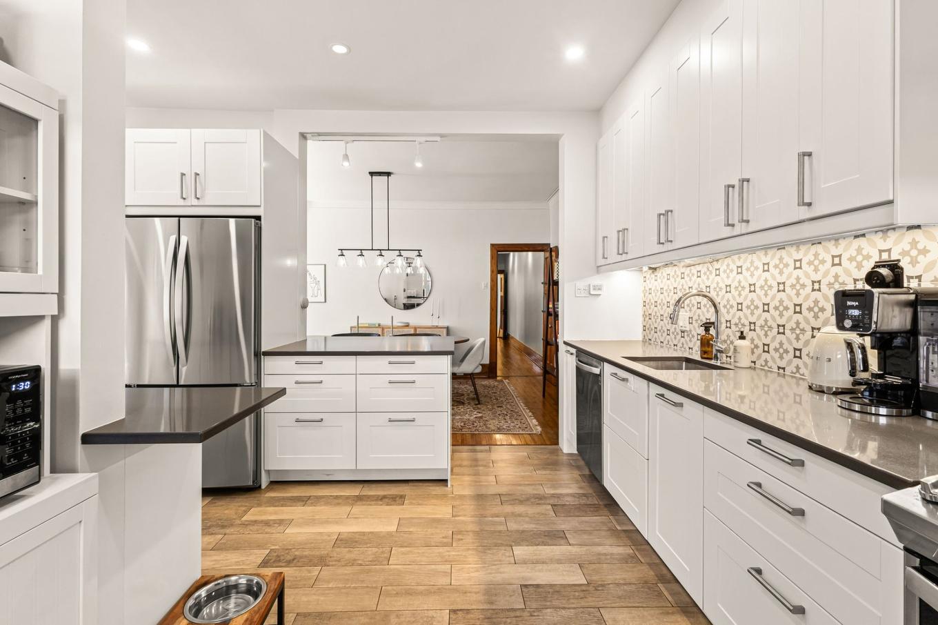 Kitchen - 2265 Av. De Melrose, Montréal (Côte-Des-Neiges/Notre-Dame-De-Grâce), QC - Indoor Photo Showing Kitchen With Upgraded Kitchen