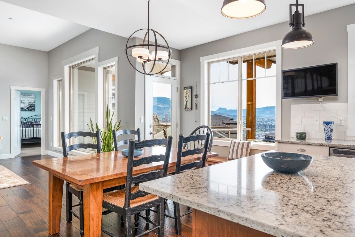4008 Terrapin Place, Vernon, BC - Indoor Photo Showing Dining Room