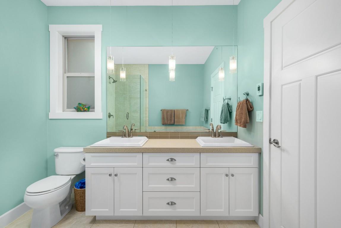 4008 Terrapin Place, Vernon, BC - Indoor Photo Showing Bathroom