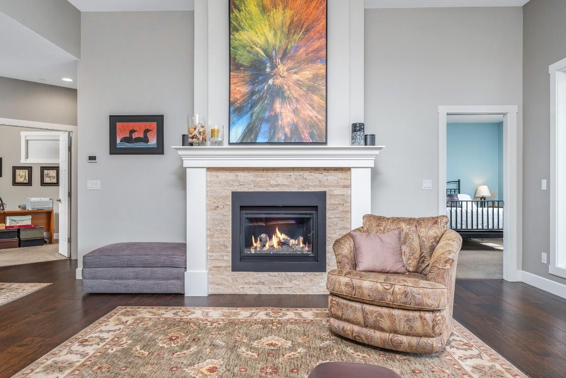 4008 Terrapin Place, Vernon, BC - Indoor Photo Showing Living Room With Fireplace