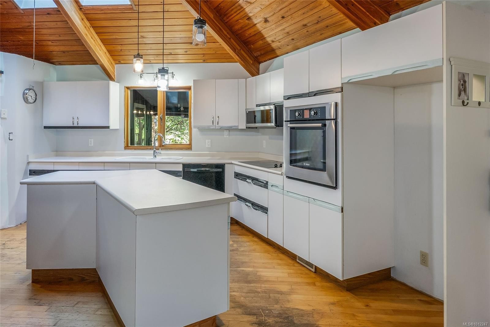 505 Baylis Rd, Qualicum Beach, BC