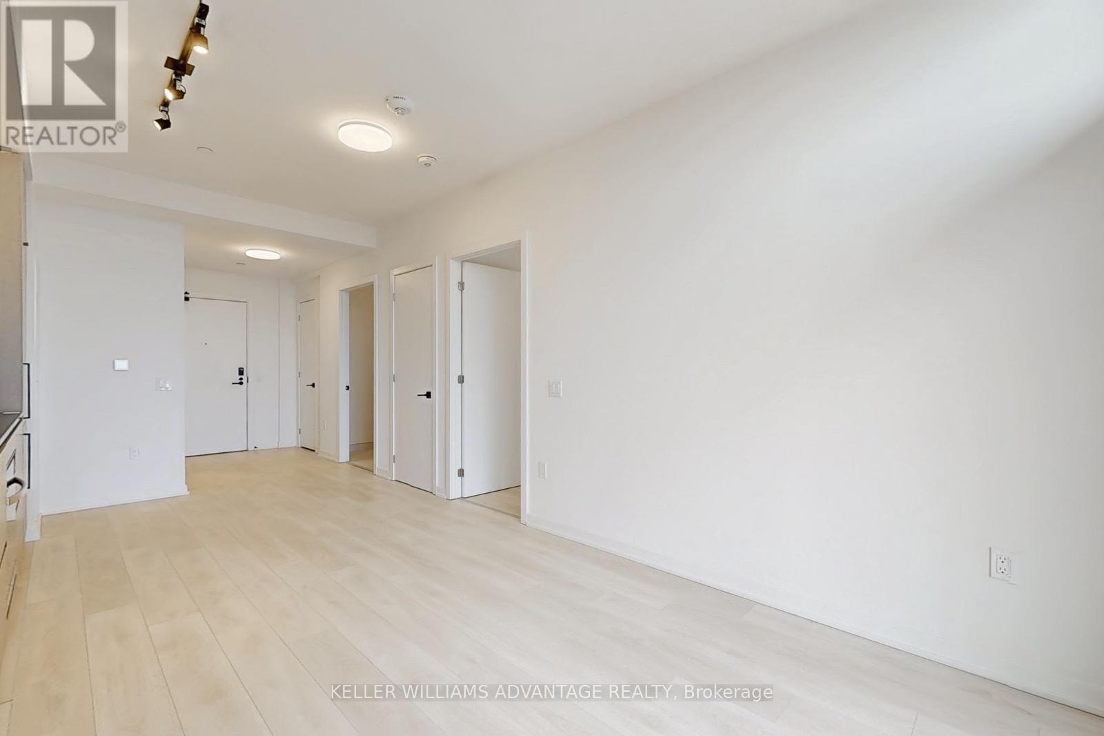 2407 - 10 Graphophone Grove, Toronto, ON - Indoor Photo Showing Other Room