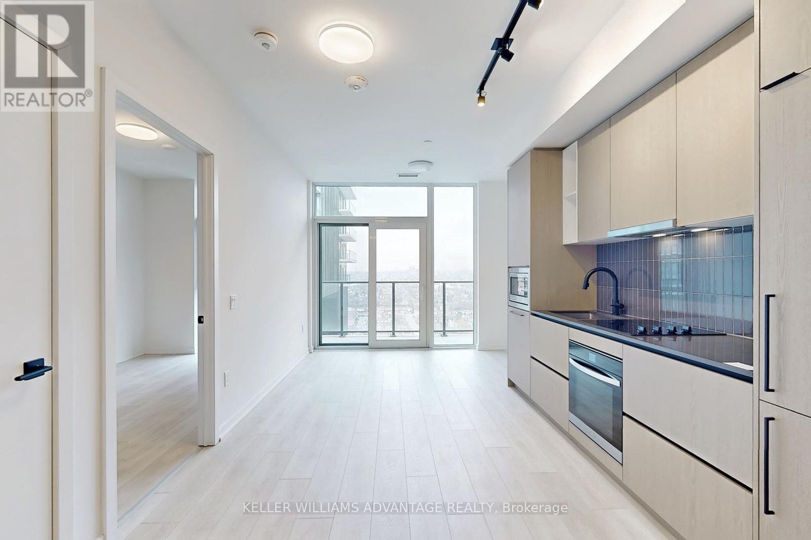 2407 - 10 Graphophone Grove, Toronto, ON - Indoor Photo Showing Kitchen With Upgraded Kitchen