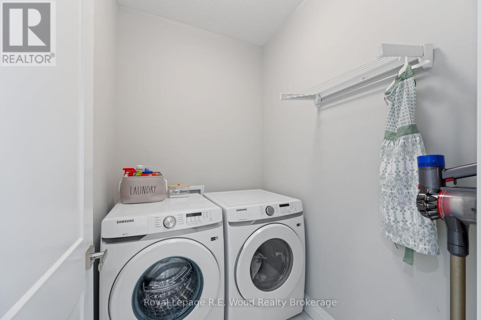 32 - 63 Compass Trail, Central Elgin, ON - Indoor Photo Showing Laundry Room