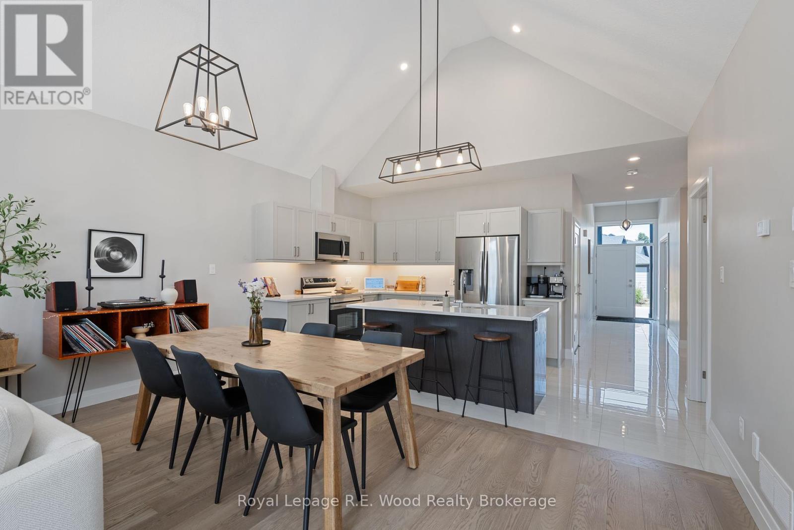 32 - 63 Compass Trail, Central Elgin, ON - Indoor