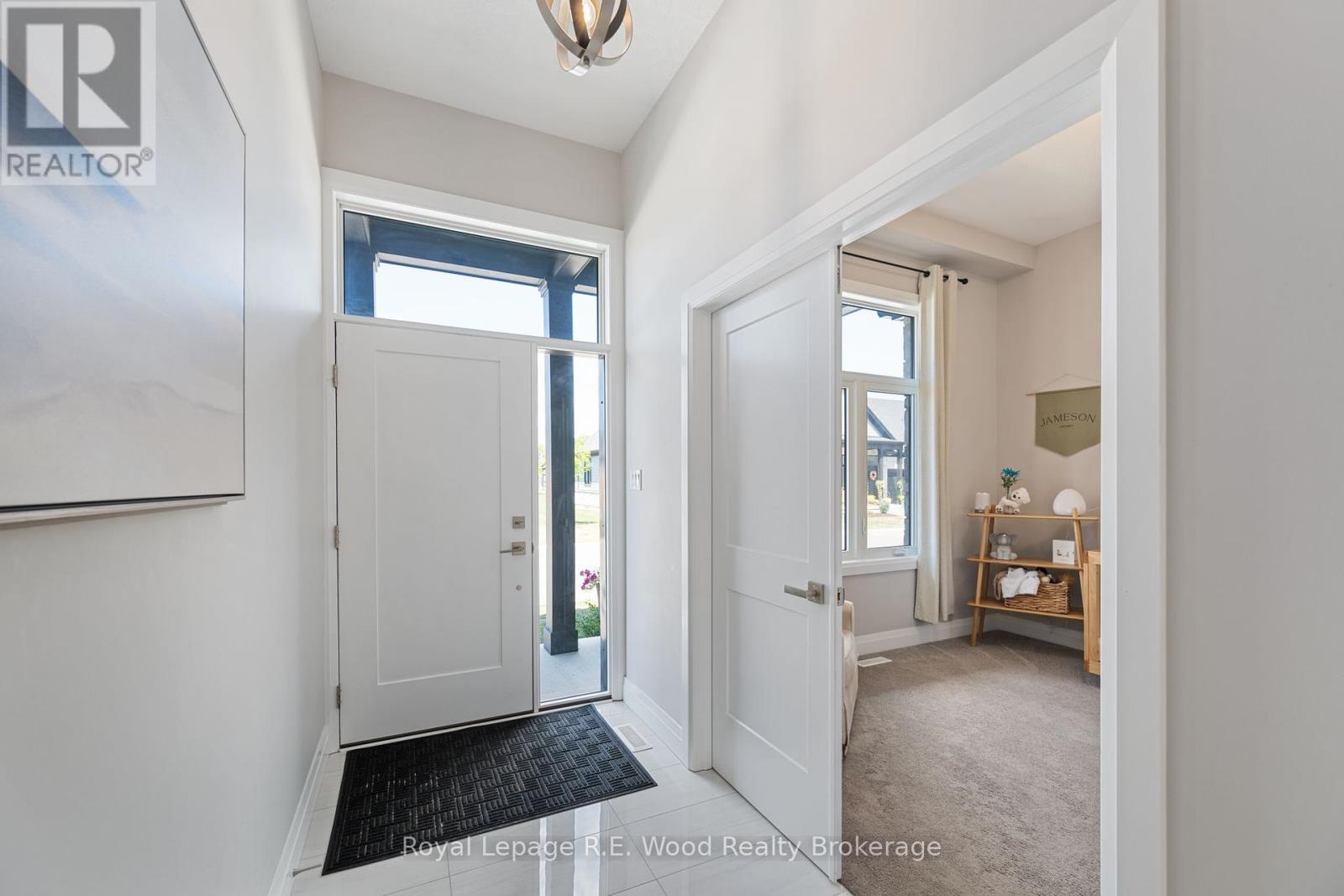 32 - 63 Compass Trail, Central Elgin, ON - Indoor Photo Showing Other Room