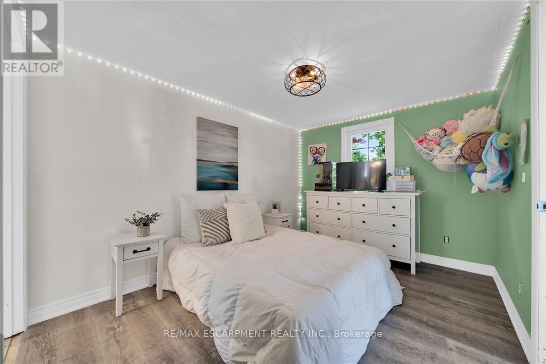 1896 River Road, Haldimand, ON - Indoor Photo Showing Bedroom