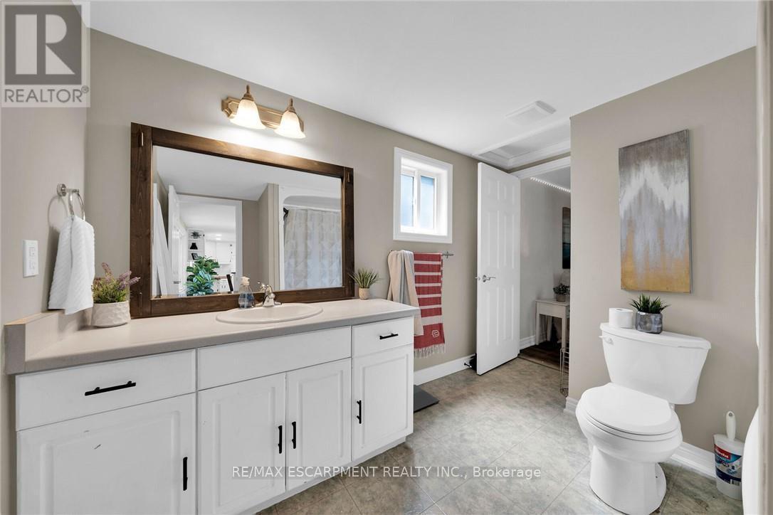 1896 River Road, Haldimand, ON - Indoor Photo Showing Bathroom