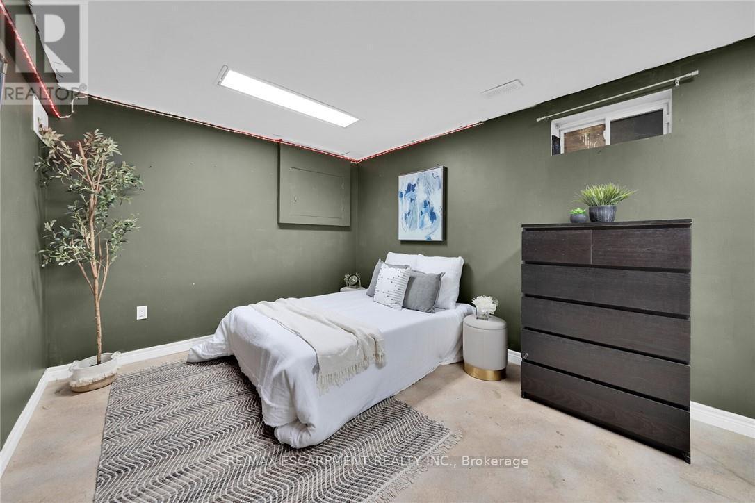 1896 River Road, Haldimand, ON - Indoor Photo Showing Bedroom