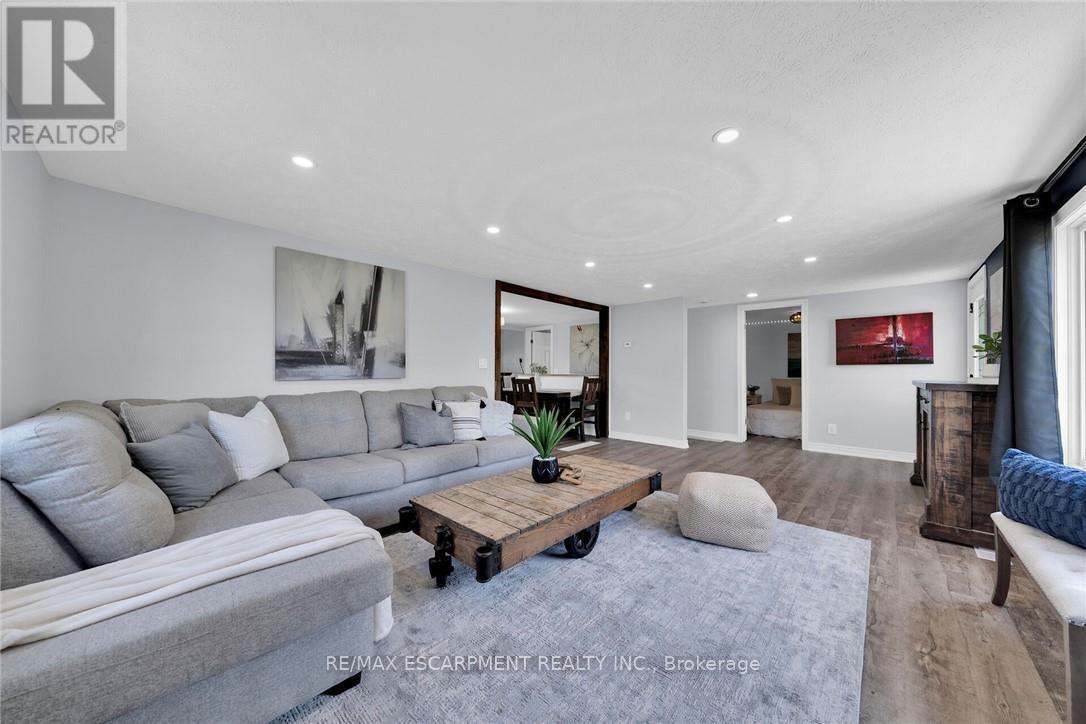 1896 River Road, Haldimand, ON - Indoor Photo Showing Living Room