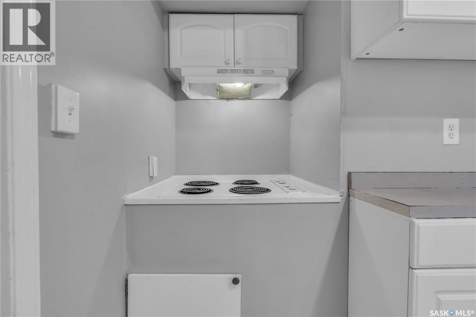 2056 Princess Street, Regina, SK - Indoor Photo Showing Laundry Room