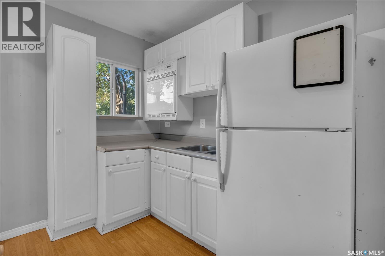 2056 Princess Street, Regina, SK - Indoor Photo Showing Kitchen